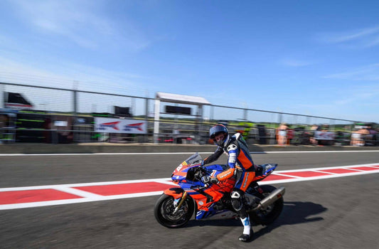 Voodoo Rider Jake Hopper Battles Hard at Snetterton